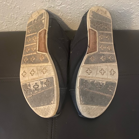 TOMS shoes - Picture 7 of 7